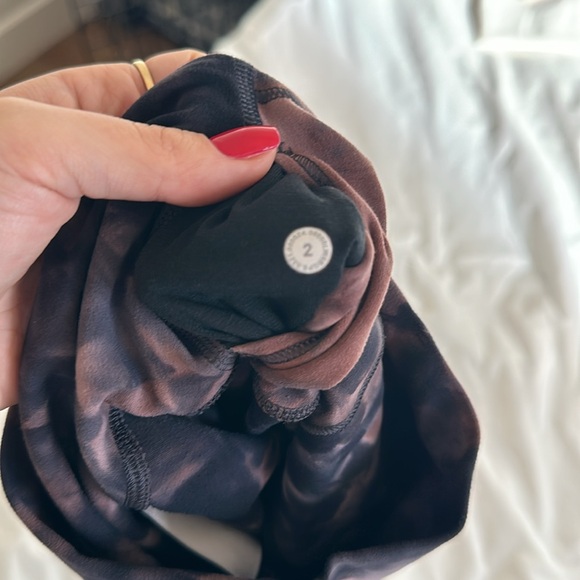 Lululemon align 23” tie dye - Picture 4 of 4